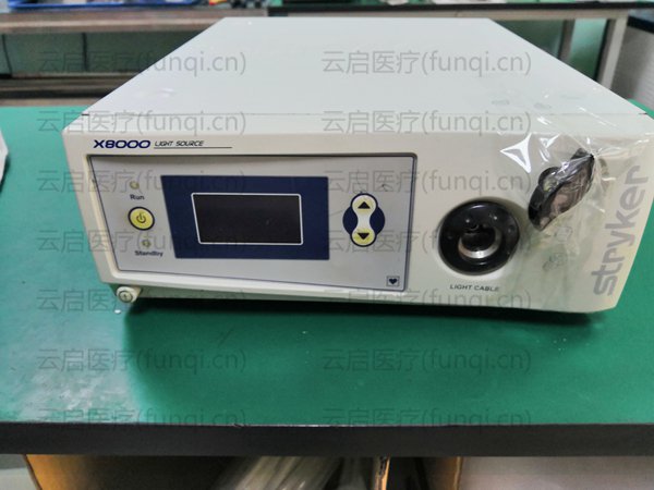 STRYKER X8000冷光源  開機燈不亮，有異常響聲