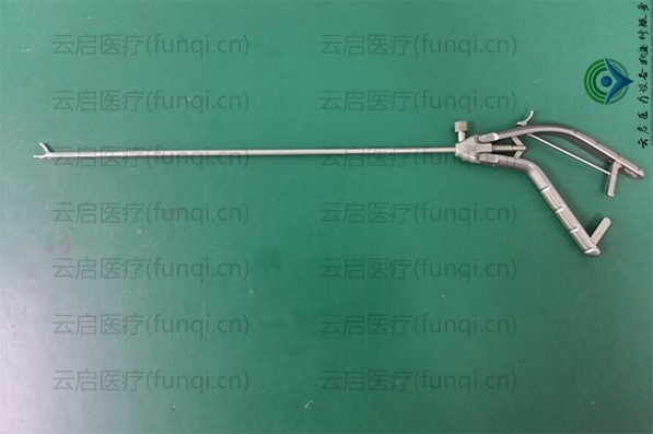 STORZ 26173 KL 持針器 手柄缺少固定螺絲，鉗頭打不開 600小 水印 1126.jpg